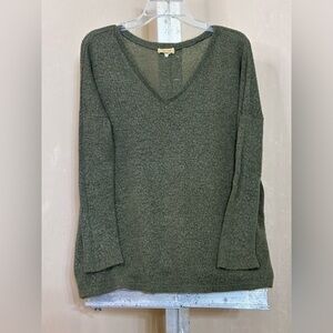 Piko 1988 Forest Green V-Neck Sweater